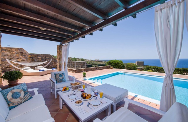 Keramoti Villas - Villa Aretousa - Heated Pool - Affordable Luxury - Sauna