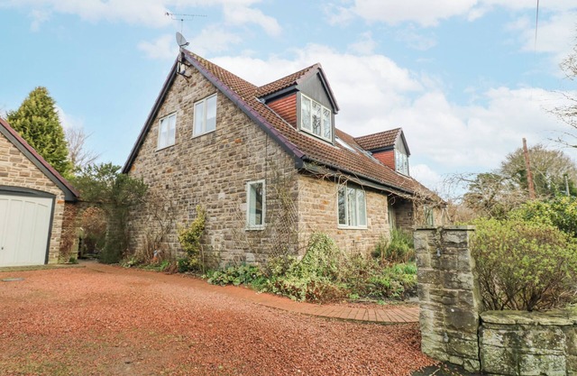 KERANGARTH, pet friendly, with open fire in Corbridge