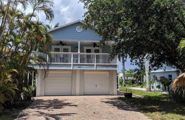 Keys stilt house top floor unit