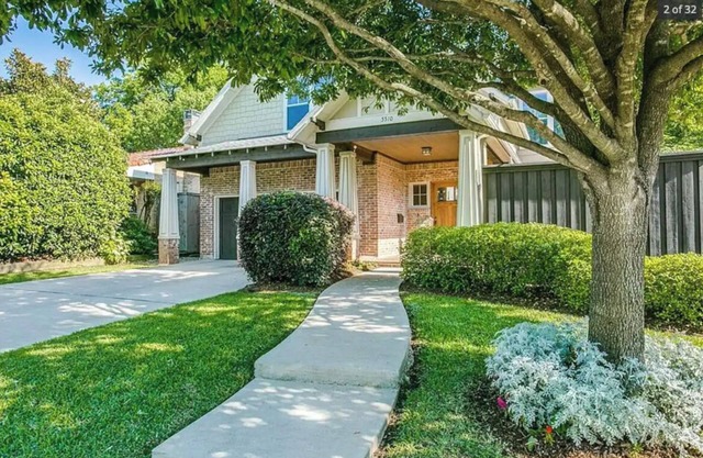 Kid Friendly, Spacious Home in Knox Henderson! 4 BD, 2.5 bath, great backyard!