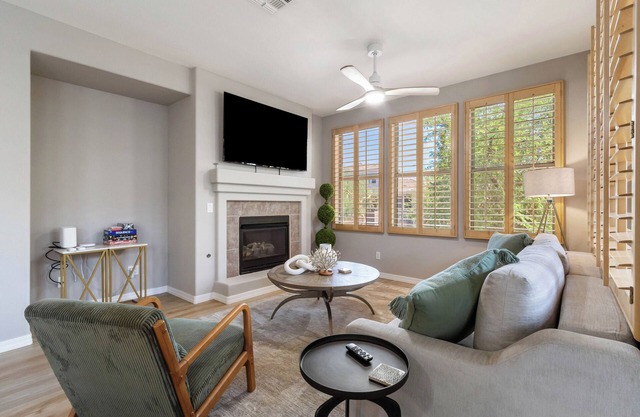Kierland Condo w/Community Amenities + Close to Dining and Shopping!