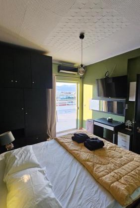 Kind Chloé - Deluxe Studio Athens view from the 5th floor