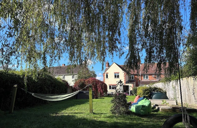 King Arthur’s Rest- Charming Eco Home, Garden & Hot Tub. Sleeps 10. Pet friendly