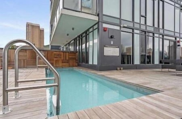 King Bed|AC |UG Park |DT Views |Mins to Saddledome