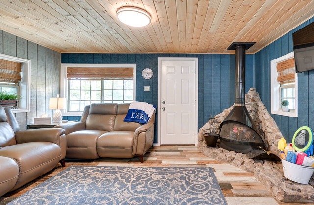 Kingston Cabin Rental: Walk to Lake Texoma Beaches