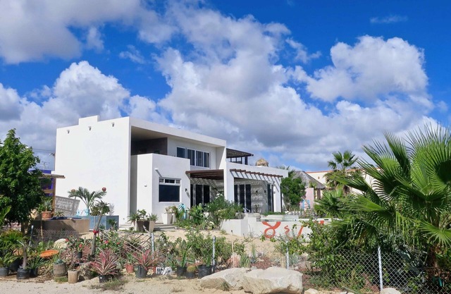 Kiteboarding, Fishing, Mountain Bike trails. Ocean Front