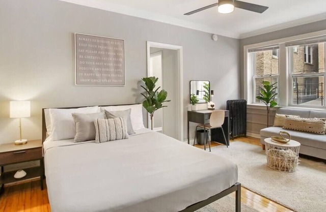 KM Edgewater Minimalist Studio Apartment