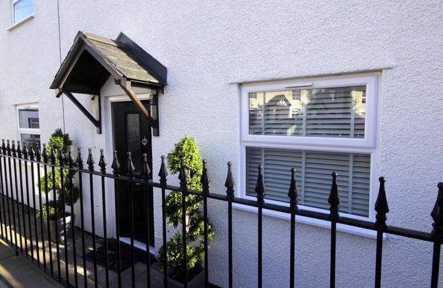 Knight Rest Cottage Conwy - 5 Star Reviews Boutique Cottage (parking & wifi) *5*