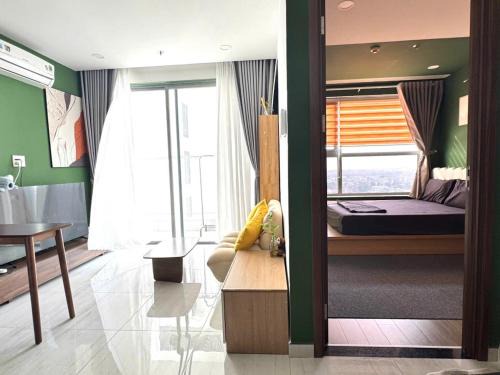 Koala 1BR Apartment w Pool,Gym near Becamex Tower