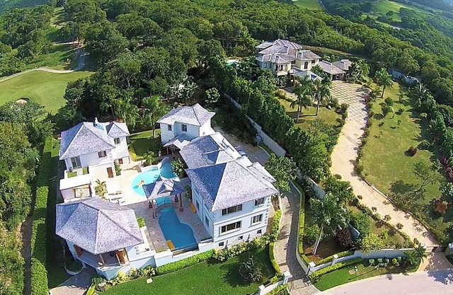 Kolibri Villa Luxury Fully Staffed 5 Bedroom Villa with Ocean Views