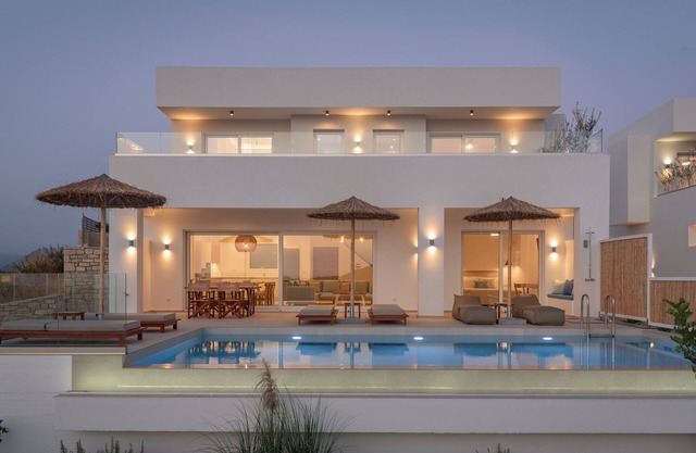 KOMMOSUNSET VILLA KALLIOPI