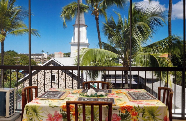 Kona Plaza#411 Top Floor In Heart of Kona Town, Ac & Elevators!