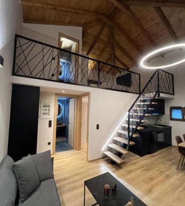 Korifes Meteora lithari 01