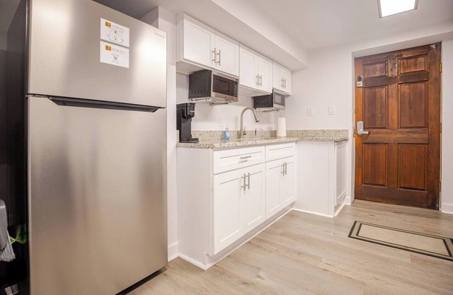 Kosher 2 Bedroom 1 Bath Apartment, In the Eruv, w/Kitchenette, Private Entry