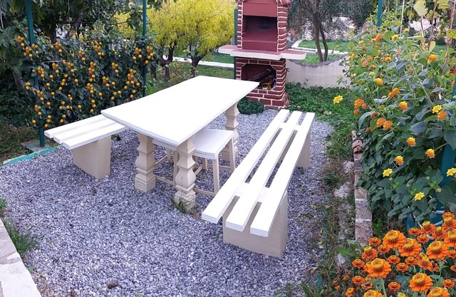 Kotor TIMI 3 - Studio Apartment 40 meters from the beach with garden grill