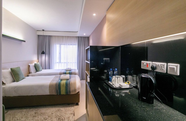 KOZI SUITES EXECUTIVE TWIN ROOM, 15 mins from JKIA