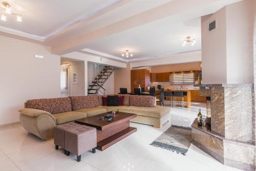 Kristalia Villa in Anafonitria