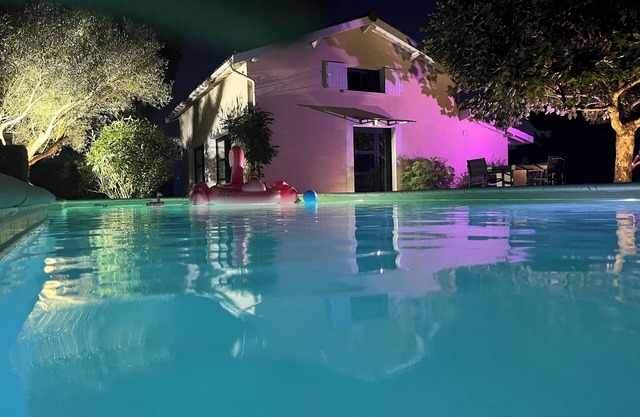 L'Escale Girondine with its sauna, SPA and private pool.