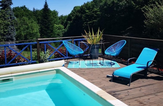 L'Essenciel du Lac Lake access, Éguzon-Chantôme swimming pool