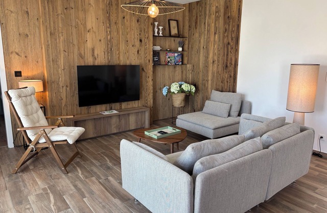 L'Isenciel * Single-storey house with garden and parking, L'Isenciel - Single-storey house with garden and.