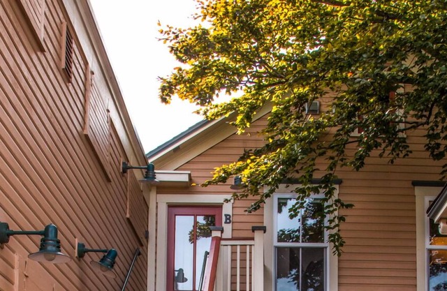 La Conner, Tillinghast Residence B #402