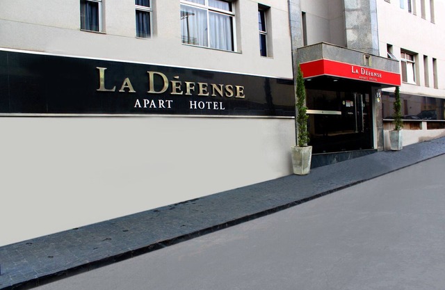 La Defense Apart Hotel