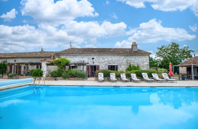 La Ferme – Family Cottage with Pool and Large Garden near Bergerac