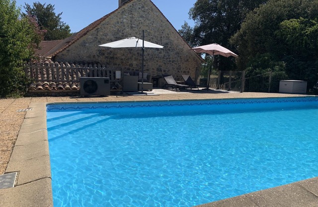 La Grange Dordogne - Traditional Barn, PRIVATE HEATED POOL in a Peaceful Hamlet