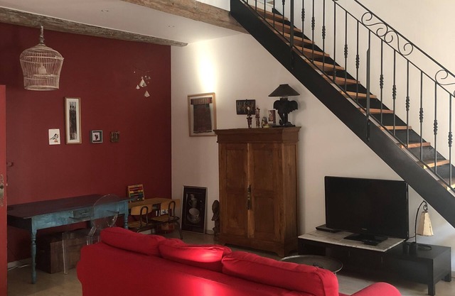 La Grande Maison Rouge in the heart of Mèze