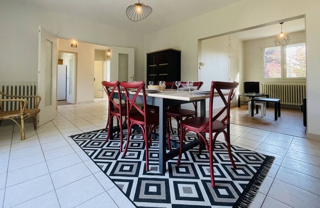 La Marnière - Magnificent house with garden in Chambray-lès-Tours