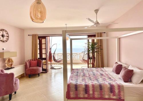 La Mera Ocean-View, with Pool and 2 stylish Bedroom