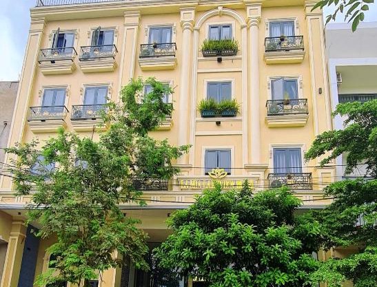 LA MIA Lakeview Hotel