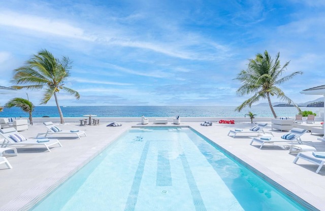 La Perla Palais - Luxury Villa on Private Beach