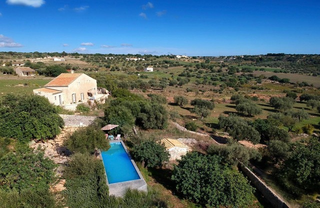 La Picca Estate - Six Bedroom Villa, Sleeps 12