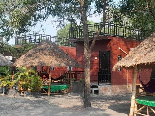 La plage de kampot by lee & hap guest house