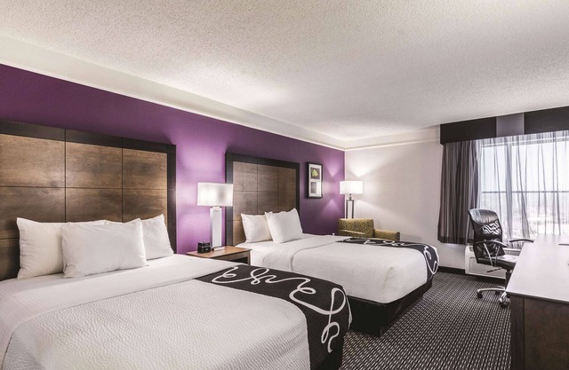 La Quinta Inn & Suites by Wyndham Cincinnati Sharonville
