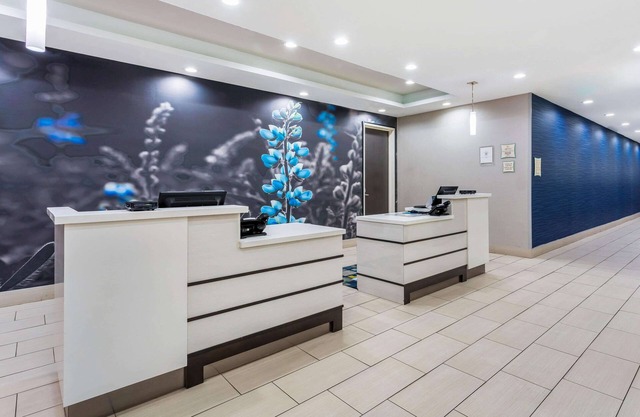 La Quinta Inn & Suites by Wyndham Odessa N. - Sienna Tower