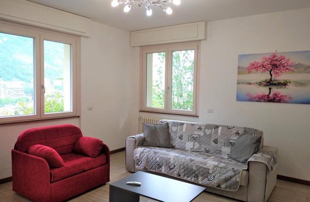 La Rosa del Lago with lake view