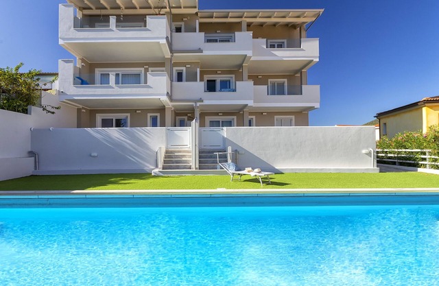 La terrazza sulla piscina by Interhome