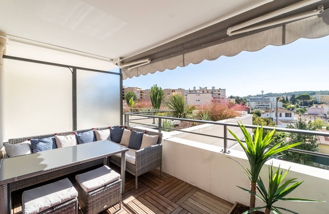 La Villa Gauguin - Two Bedroom Apartment, Sleeps 6