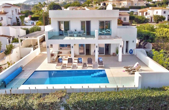 La Vista - Modern luxury villa for 12 guests with heated pool