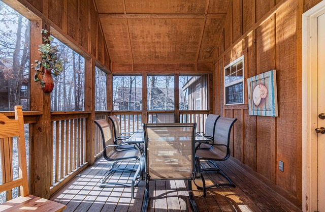 Labor Day Open, Dog-Friendly Lodge, Open Floorplan, Mins to Silver Dollar City, Golf, Pools