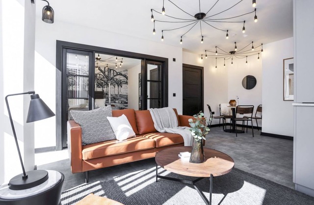 Laboratory Store: 2bed moments from Royal Mile