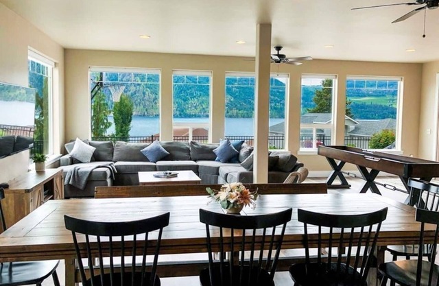 Lake Chelan Views! Two Blocks to Manson! 3,100 SF!