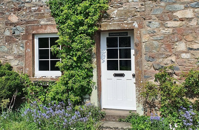 Lake District cottage with beautiful fell views