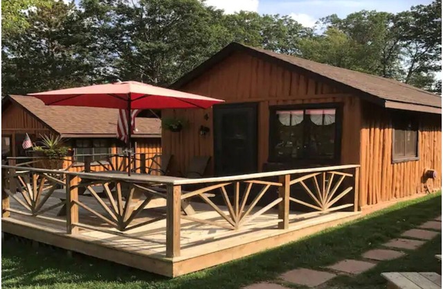 Lake Front Studio Cabin 4 - ATV & Pet Friendly!