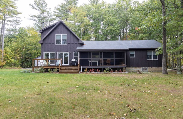 Lake House on walking trail, 10 minutes from Mt. Monadnock.