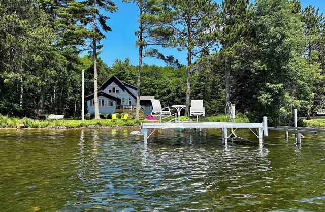 Lake LCO in Hayward, level southwest facing lake lot, 4 bedroom cabin