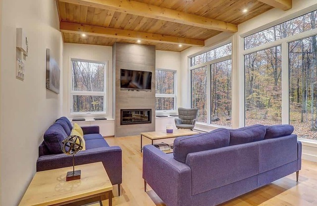 Lake Stukely on foot - Chenin Blanc