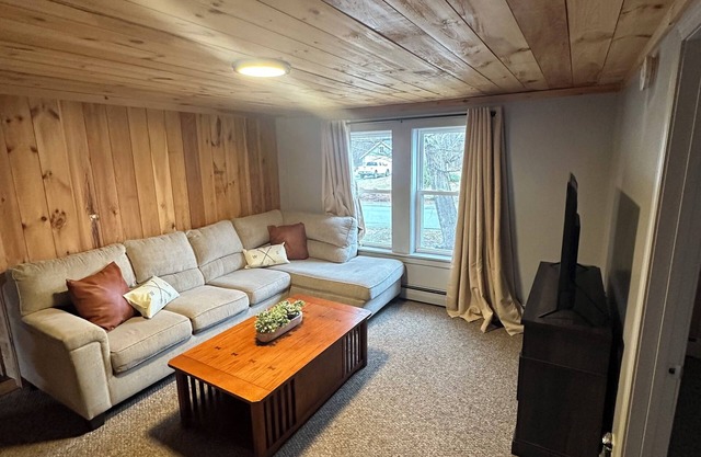 Lake View Central Hideaway